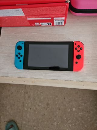 Nintendo Switch Azul/Rojo + FC24 + funda