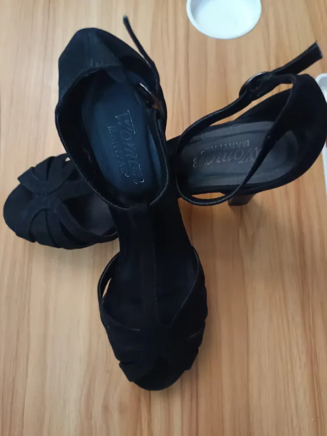 Zapatos de tacón negros talla 38