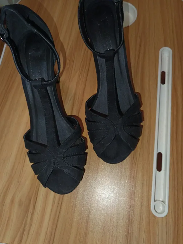 Zapatos de tacón negros talla 38