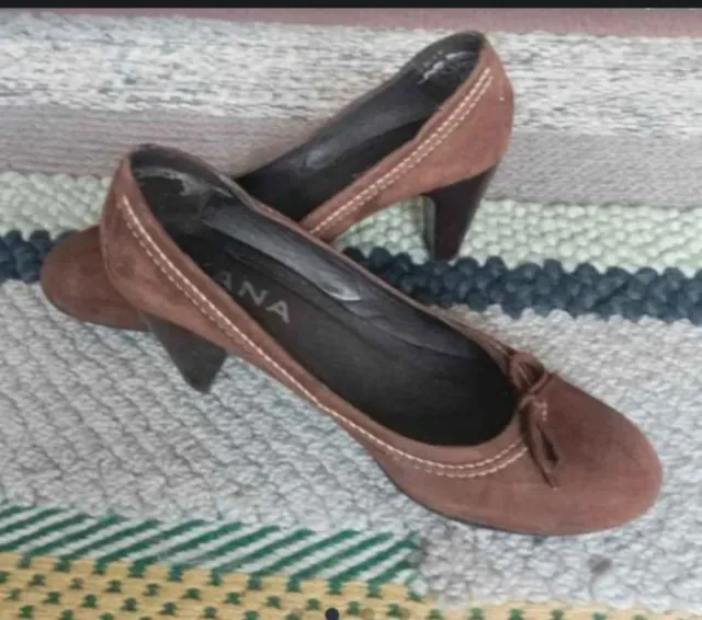 Zapatos de tacón marrones