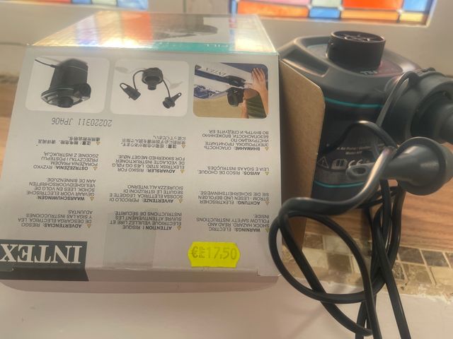 Bomba de aire eléctrica Intex