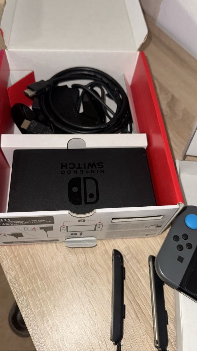 Nintendo Switch OLED Blanca y Negra