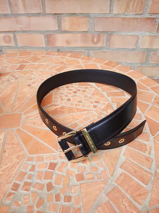 Cintura Michael Kors nera con dettagli oro