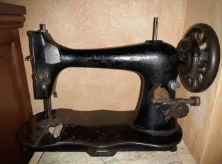 ANTIGUA MÁQUINA DE COSER SINGER