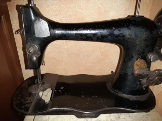 ANTIGUA MÁQUINA DE COSER SINGER