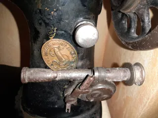 ANTIGUA MÁQUINA DE COSER SINGER