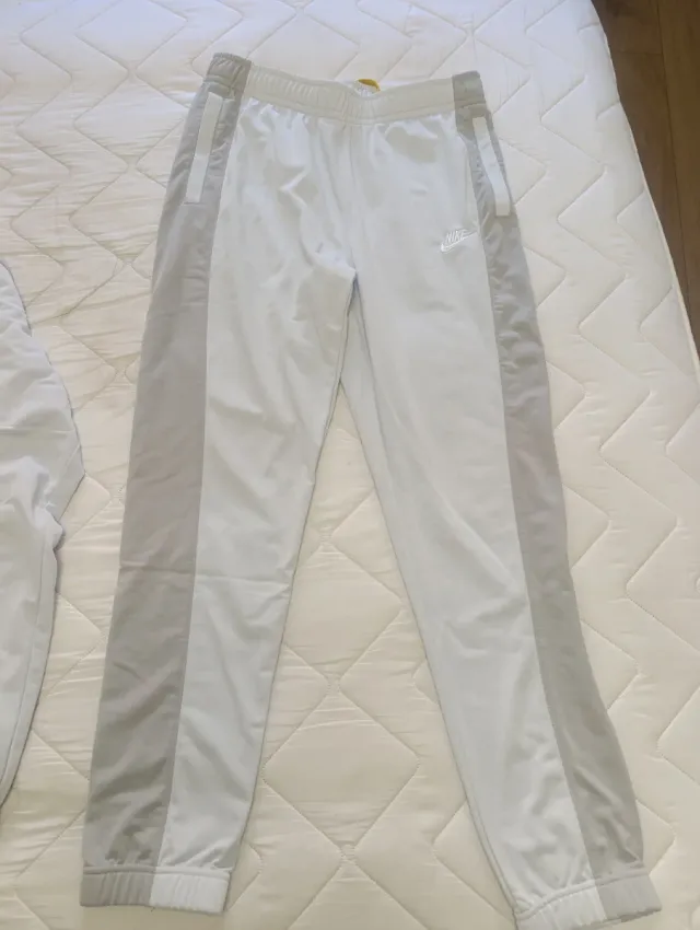 Chándal Nike Blanco y Gris