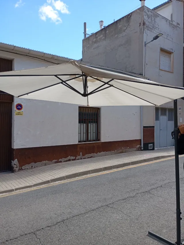 Parasol blanco de tela