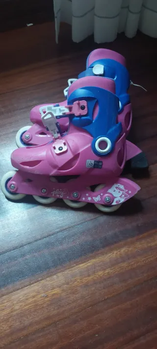 Patines rosas y azules talla 30-32