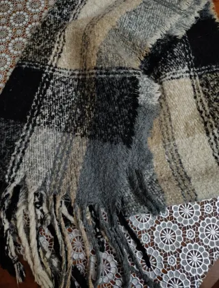 Sciarpa donna plaid con frange