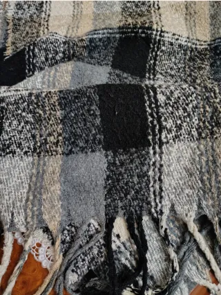 Sciarpa donna plaid con frange