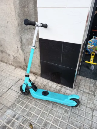 Patín eléctrico infantil azul