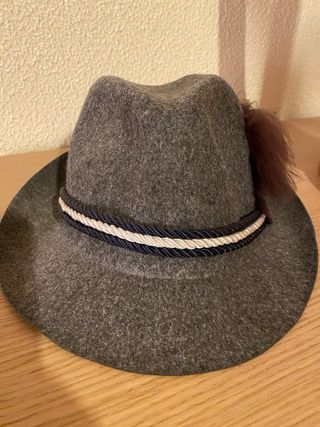 Cappello Löwenbräu Grigio con Piuma