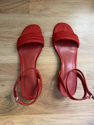 Sandalias tacón bajo