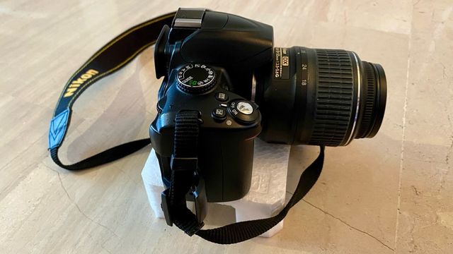 Cámara Nikon D3000 Kit 18-55 VR