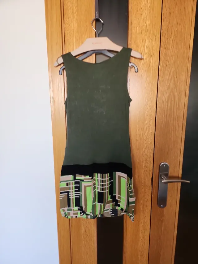 Vestido verde y multicolor