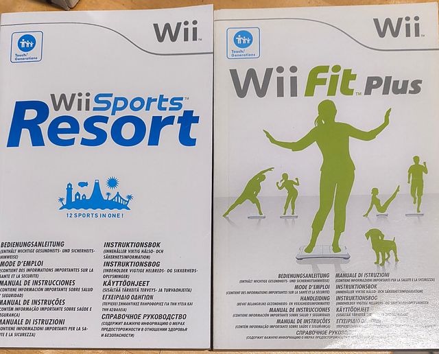 Nintendo Wii Fit Plus Pack - Console