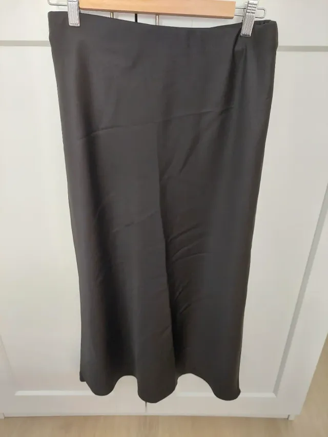 Falda Zara Satén Negra Larga