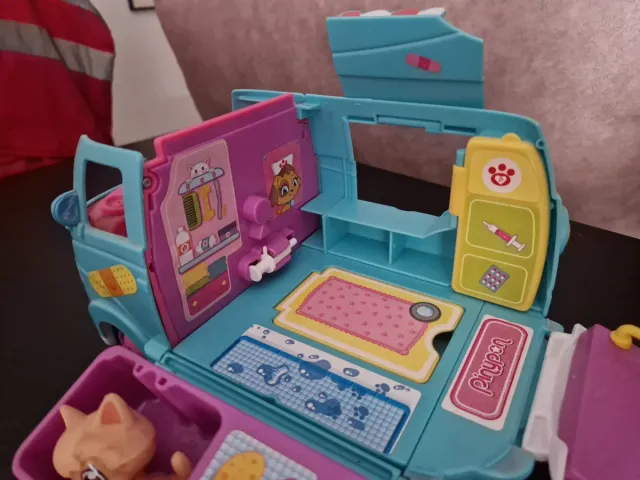 Furgone veterinario Pinypon con accessori