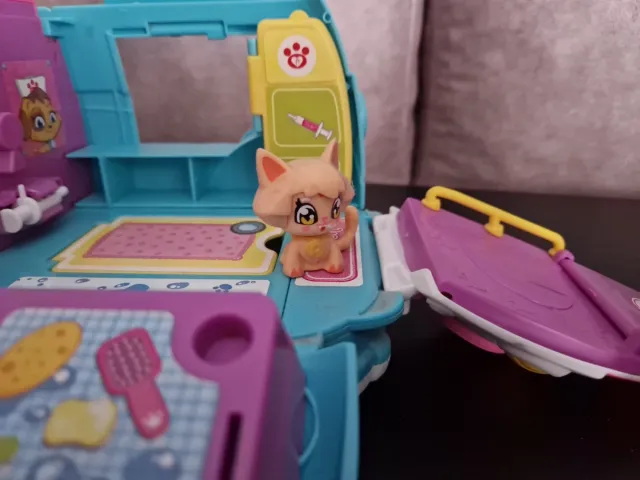 Furgone veterinario Pinypon con accessori