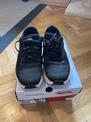 Zapatillas Skechers Arch Fit Negras 37.5