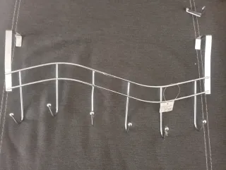 Perchero de metal para puertas