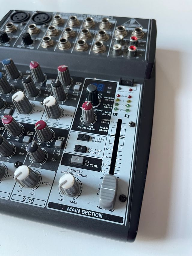 Behringer Xenyx 1002FX Mezclador ( NO CABLE )