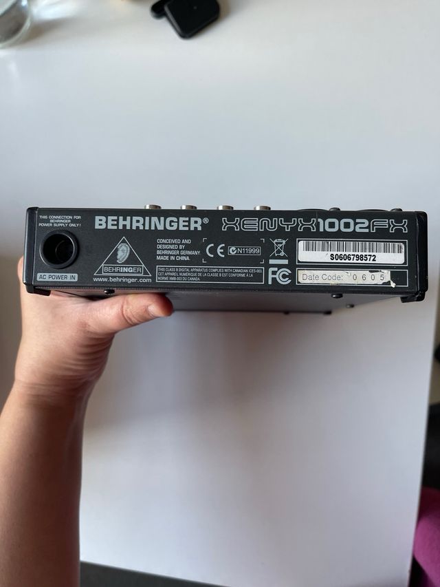 Behringer Xenyx 1002FX Mezclador ( NO CABLE )