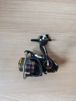 Carrete Daiwa Legalis 1000