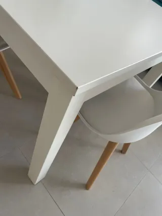 Mesa comedor extensible + 4 sillas