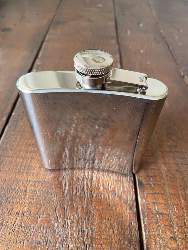 Petaca de acero inoxidable 6 oz