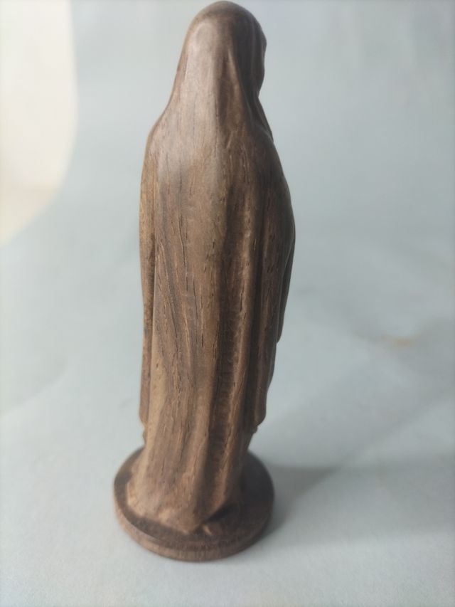 Figura in legno Madonna che prega