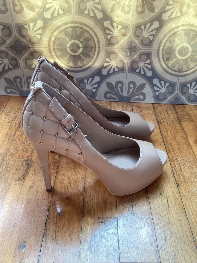 Zapatos Guess Beige Talla 38