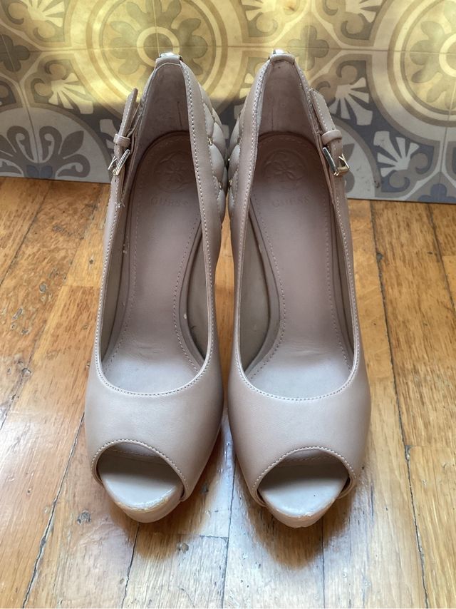 Zapatos Guess Beige Talla 38