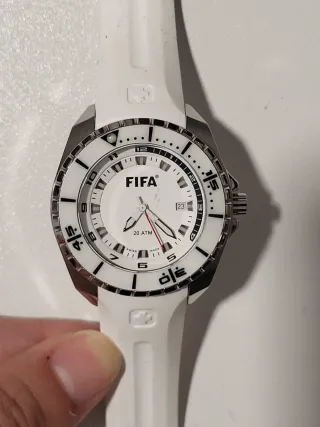 Reloj FIFA Blanco y Plateado