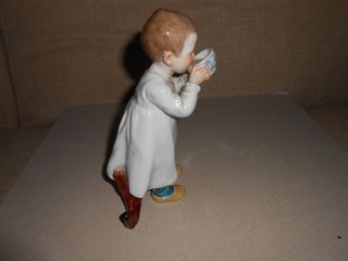Meissen Ceramica Bambino Che Beve Latte