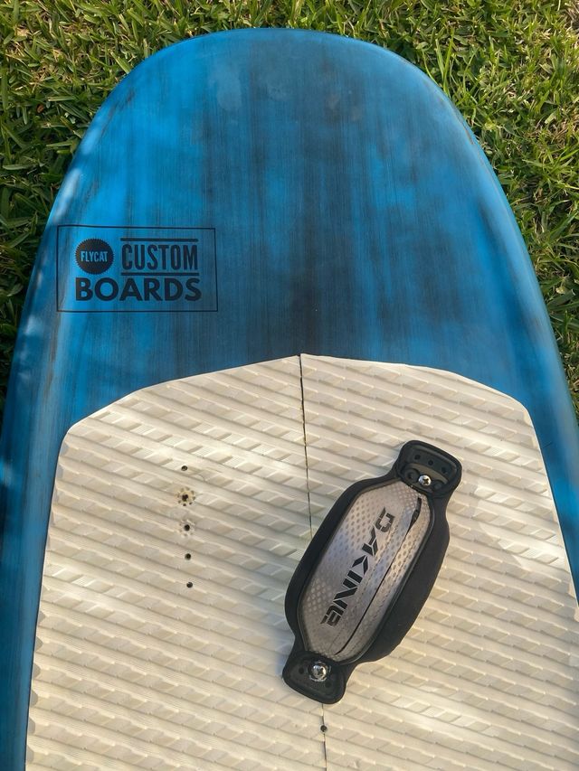 Tabla Wingfoil Flycat Dani Vallejo 100%Carbon 60 L