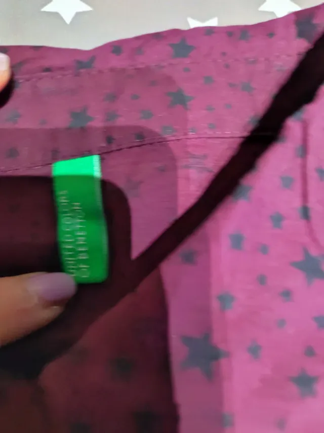 Camisa de mujer con estampado de estrellas