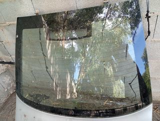 LUNA TRASERA SKODA OCTAVIA AÑO 2000 AL 2008.