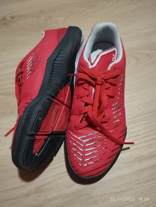 Botas de fútbol rojas Talla 35