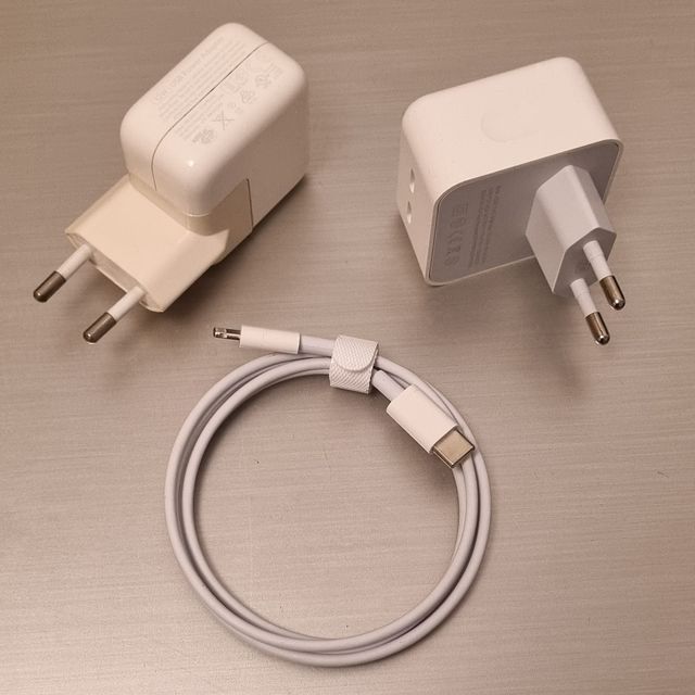 Pack Apple 35W Dual USB+ Cable Lightning + 12W USB