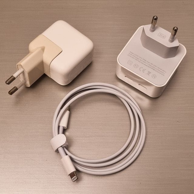 Pack Apple 35W Dual USB+ Cable Lightning + 12W USB