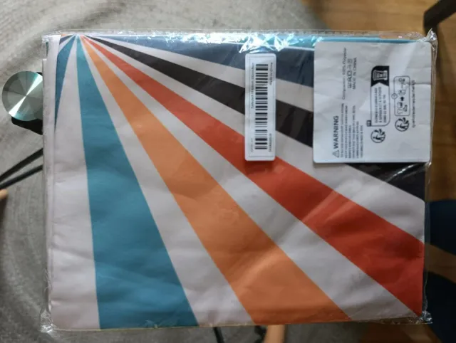 Mesa redonda de cristal y madera