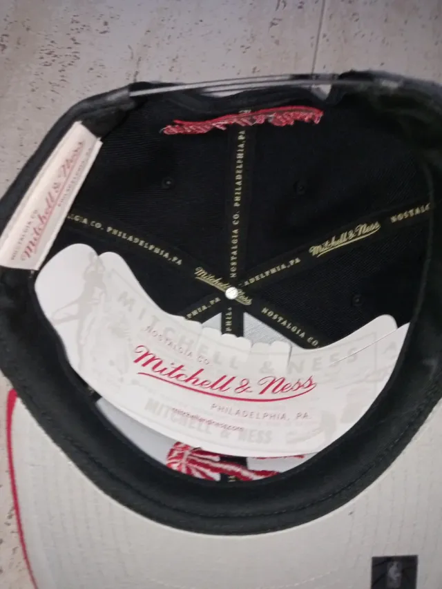 Gorra Mitchell & Ness Toronto Raptors Negra/Roja