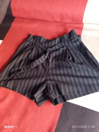 Pantalón corto de vestir a rayas