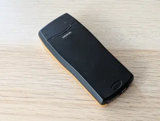 Nokia 8210 Arancione