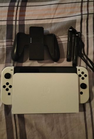 Nintendo Switch OLED in ottime condizioni!