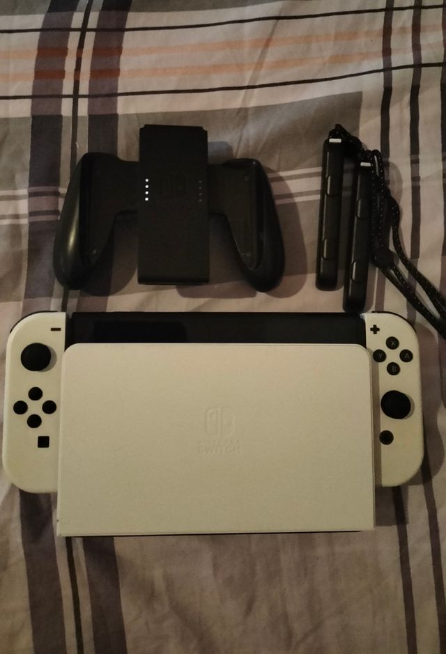 Nintendo Switch OLED in ottime condizioni!