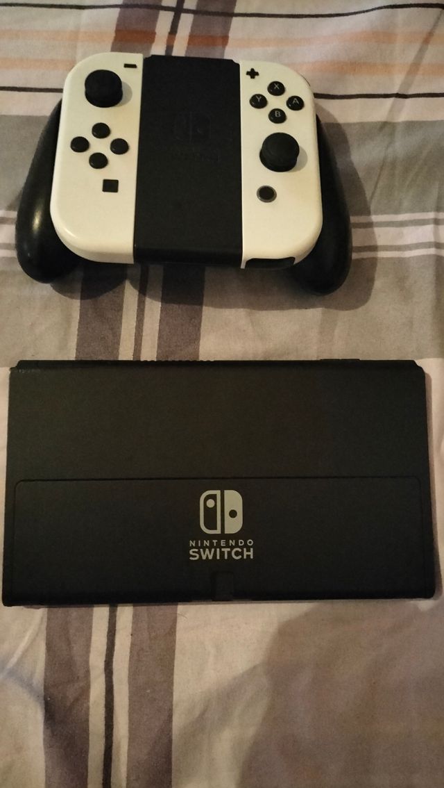 Nintendo Switch OLED in ottime condizioni!