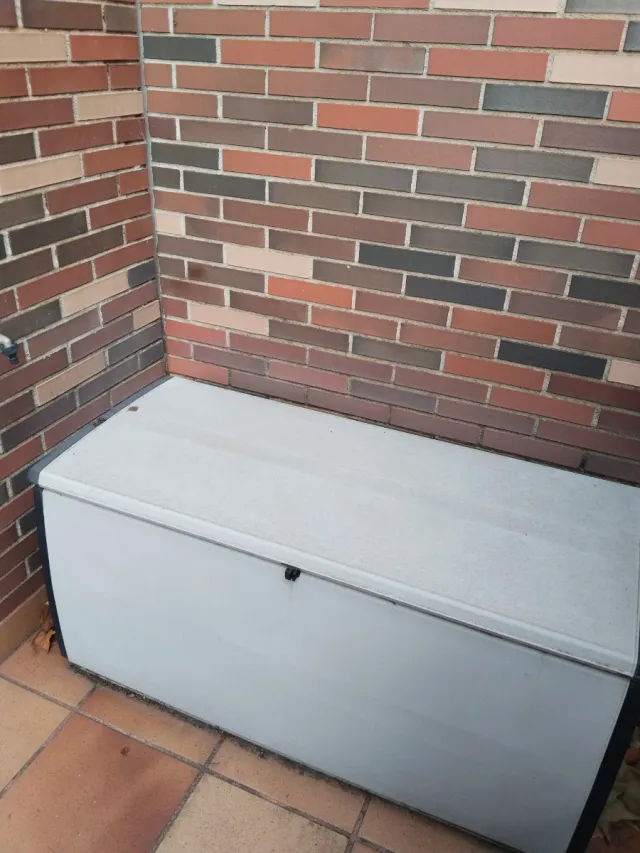 Arcón exterior de Resina gris y blanco